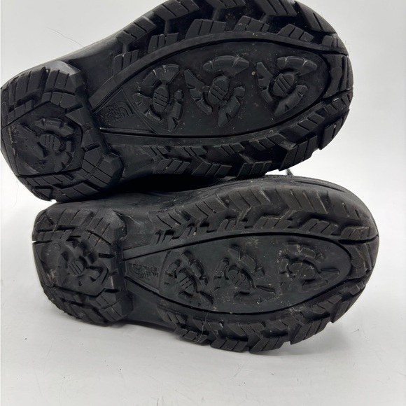 The North Face Kids Gray and Black Winter Boots - Picture 16 of 16
